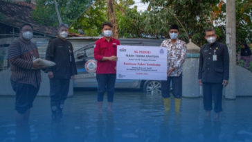 Semen Gresik Beri Bantuan Korban Banjir Demak