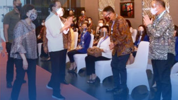 Presiden Pantau Vaksinasi di Bursa Efek Indonesia