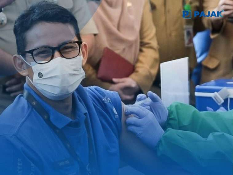Menteri Sandiaga dan 3.300 Pelaku Parekraf Divaksin AstraZeneca