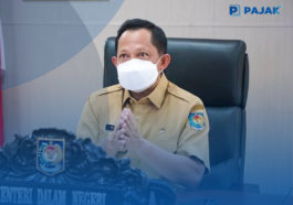 Mendagri Minta Pemda Segera Cairkan Insentif Nakes dan Bansos