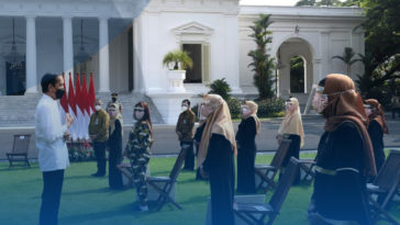 Presiden Jokowi Serahkan Banpres Produktif Usaha Mikro