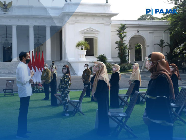 Presiden Jokowi Serahkan Banpres Produktif Usaha Mikro