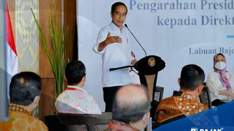 Jokowi Peringatkan Dirut BUMN Permudah Izin Investasi