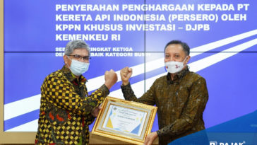 Kemenkeu Beri Penghargaan KAI Sebagai Debitur Terbaik