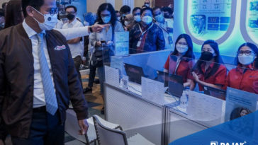 Menparekraf Optimis Kondisi Garuda Indonesia Bisa Pulih