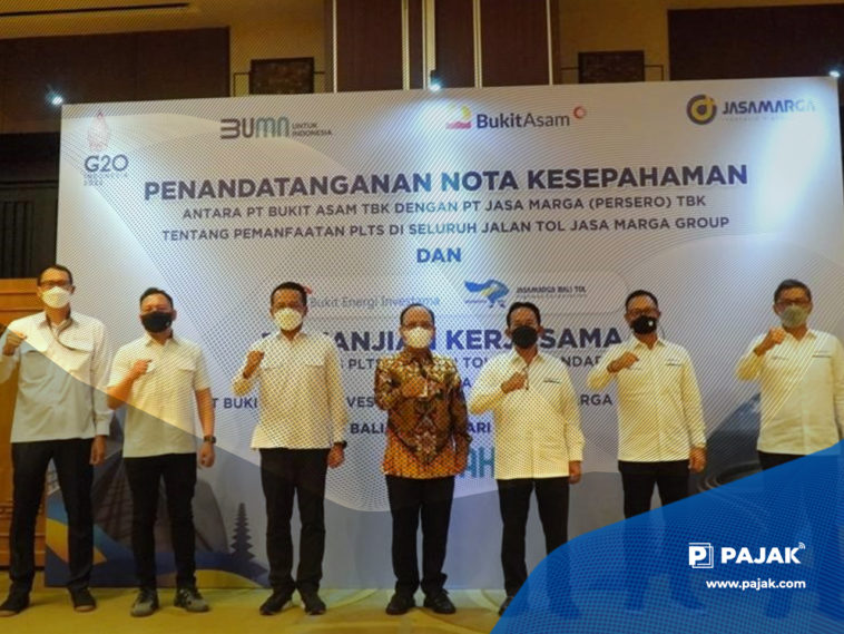 Bukit Asam dan Jasa Marga Kembangkan PLTS di Jalan Tol