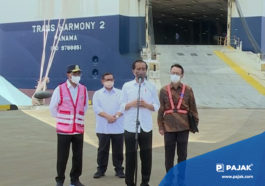 Jokowi Meninjau Ekspor Mobil
