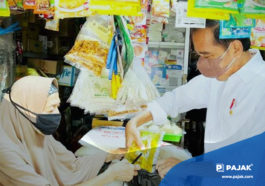Jokowi Beri BLT Minyak Goreng