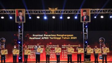 Kemendagri Beri Penghargaan Realisasi