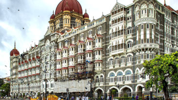 pajak hotel dan restoran india