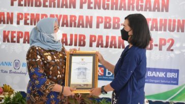 Pemkab Sleman Berikan Penghargaan