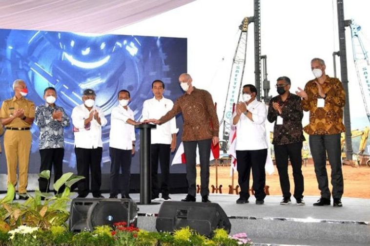 Jokowi Resmikan Pabrik Pipa