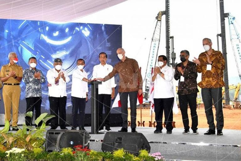 Jokowi Resmikan Pabrik Pipa
