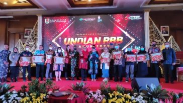 Pemkot Semarang Beri Hadiah