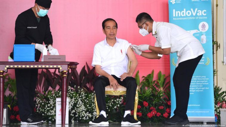 Jokowi Imbau Masyarakat Vaksin Booster Kedua