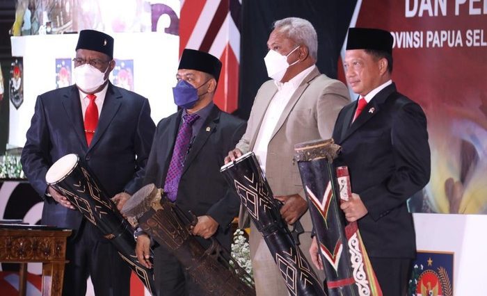 Mendagri Resmikan Tiga Provinsi Baru di Papua