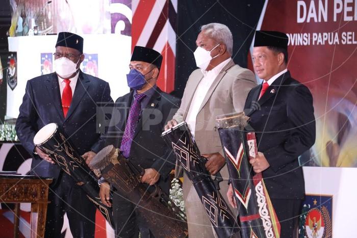 Mendagri Resmikan Tiga Provinsi Baru di Papua