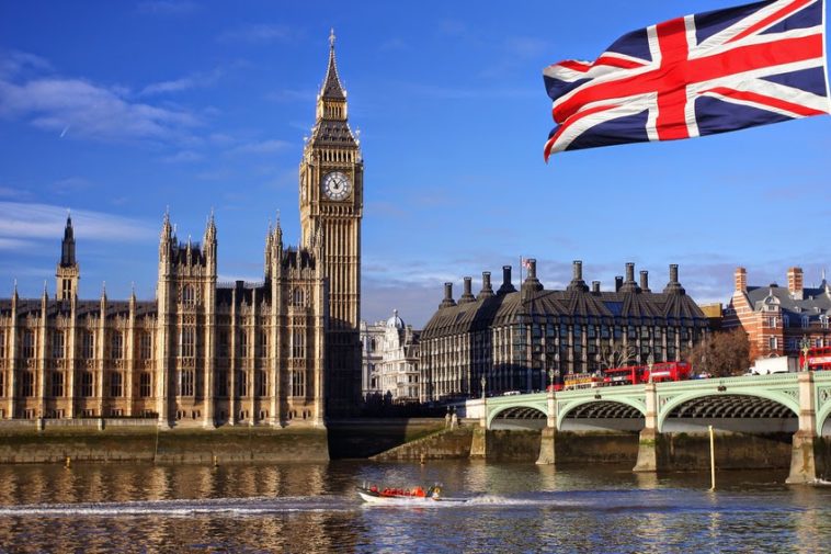 Inggris Naikkan Pajak untuk Atasi Inflasi