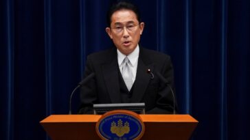 Jepang menaikkan pajak tembakau