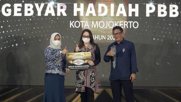 Pemkot Mojokerto Beri Hadiah Umrah
