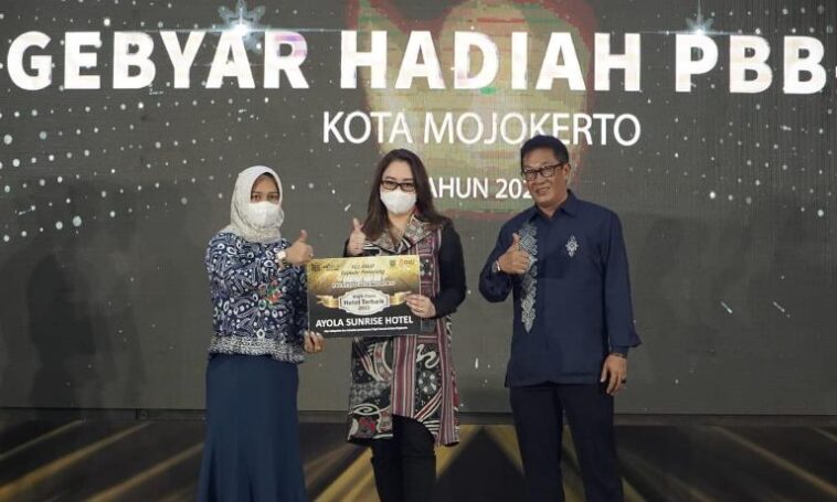 Pemkot Mojokerto Beri Hadiah Umrah