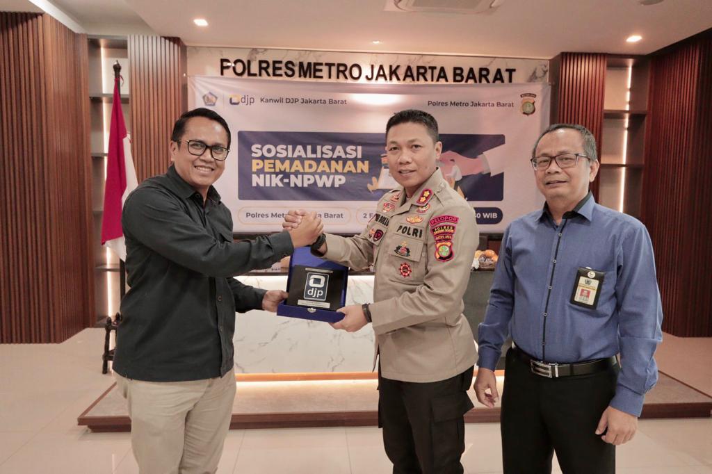 Polres Jakarta Barat Serentak Validasi NIK-NPWP