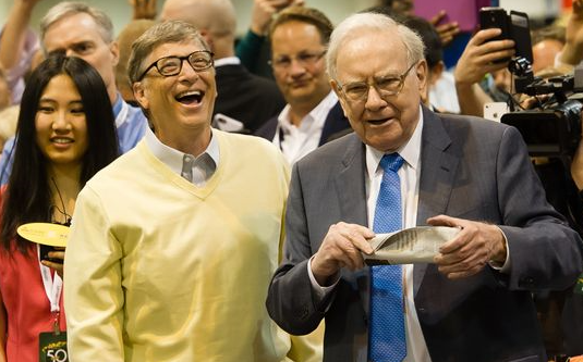 Pajak Buffett Ibarat Setinggi Pesawat