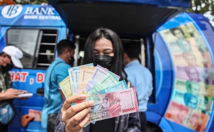Uang Beredar Turun Maret 2023
