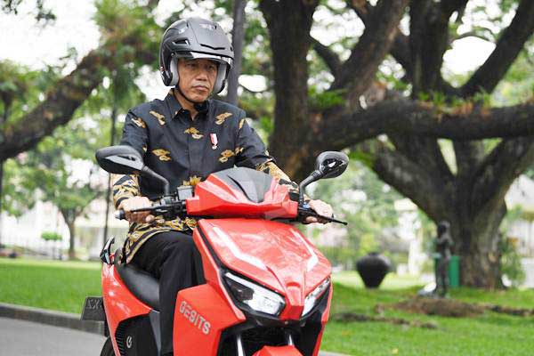 Motor dan Mobil Listrik Bebas Pajak