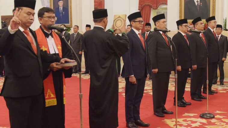Jokowi Lantik Menkominfo dan Lima Wamen Baru