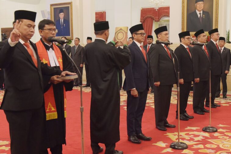 Jokowi Lantik Menkominfo dan Lima Wamen Baru