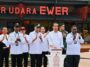 jokowi resmikan bandara ewer