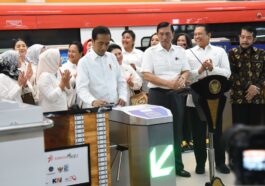 Jokowi Resmikan LRT Jabodebek