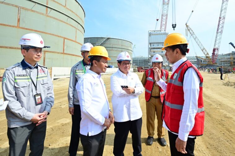 Jokowi: Pabrik Hilirisasi Petrokimia