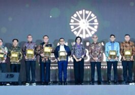 Sri Mulyani Beri Penghargaan