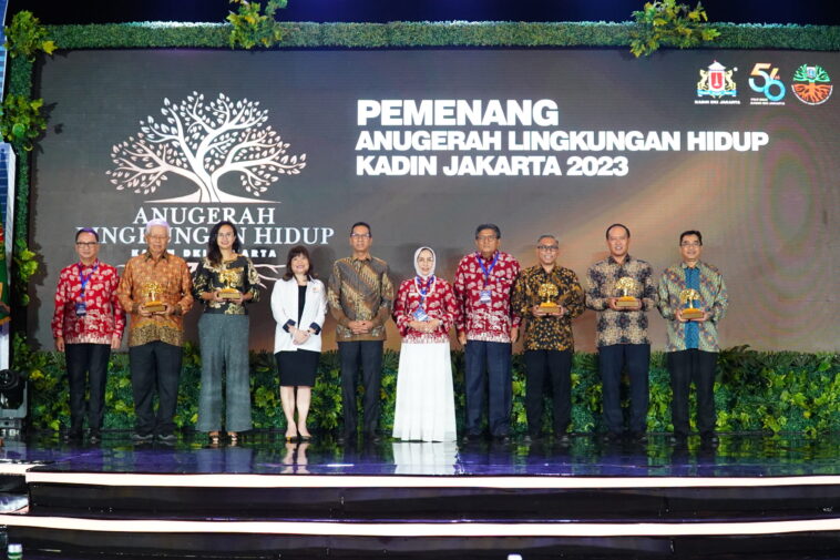 KADIN DKI Jakarta Beri Penghargaan
