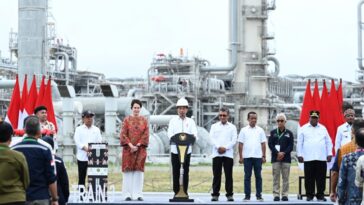 Jokowi Resmikan Proyek LNG