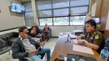Kanwil DJP Jaktim Serahkan