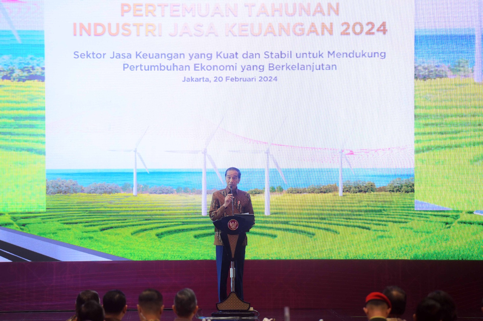 Jokowi Ajak Pelaku Industri Jasa Keuangan