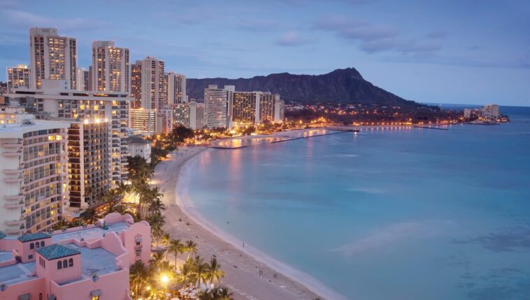 Hawaii Berencana Berlakukan Pajak Turis
