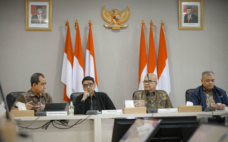 Komwasjak Usul Pembentukan