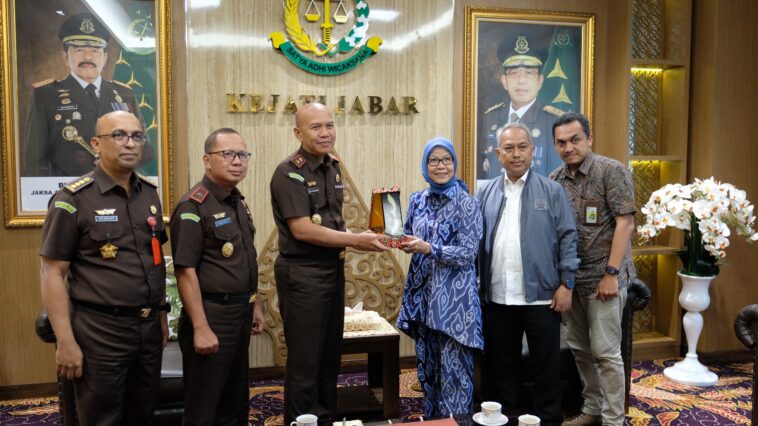 Kanwil DJP Jabar dan Kejati Perkuat Kolaborasi