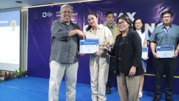 Dewi Perssik dan 109 Wajib Pajak Patuh