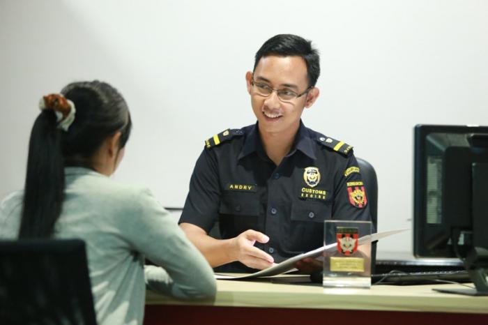 Aturan Membawa Barang Titipan dari Luar Negeri 
