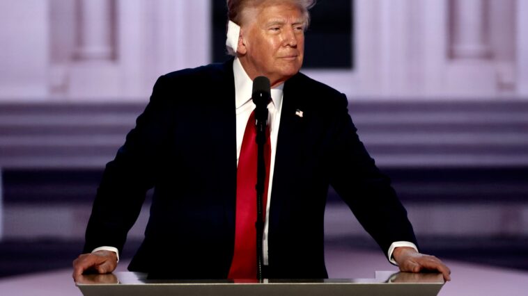 Trump Janji Hapus Pajak Tip Apabila Lolos ke Gedung Putih