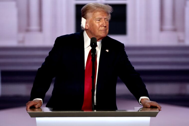 Trump Janji Hapus Pajak Tip Apabila Lolos ke Gedung Putih