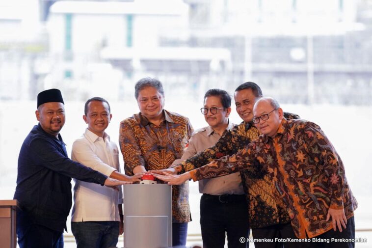 Smelter Freeport di KEK Gresik Diresmikan
