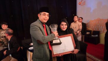 PAJAK.COM Terima Penghargaan DJP