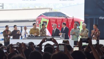 Jokowi Resmikan Pabrik Kendaraan Listrik
