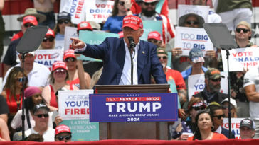 Trump Janji Lanjutkan Pemotongan Pajak